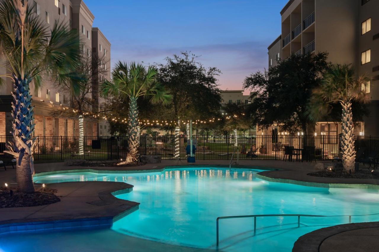 Residence Inn By Marriott San Antonio Six Flags At The Rim Екстер'єр фото